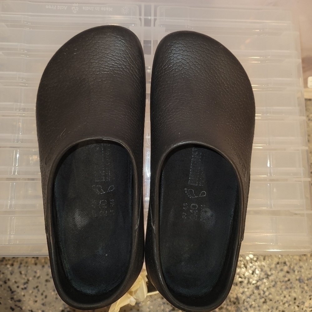 BIRKIS Birkenstock Slip Resistant Clogs - Picture 9 of 14